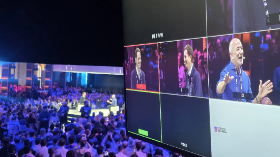 配资天眼官网 贝佐斯称人工智能正处于“行业泡沫”阶段，但社会将获得巨大收益